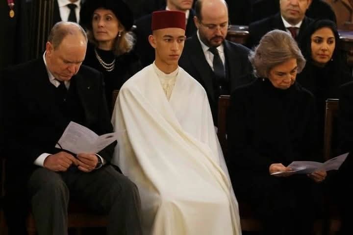 ولي العهد مولاي الحسن يحضر جنازة بابا الفاتيكان